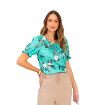 Blusa feminina manga curta estampa tropical com renda em crepe suave