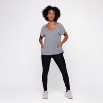 Blusa Feminina Manga Curta Viscose Comprida Atrás com Bolso Blusa Feminina Manga Curta Viscose Comprida Atrás com Bolso