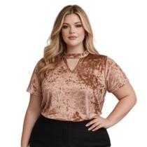 Blusa Feminina Plus Size Veludo Molhado com Detalhe em Viés Elegante e Confortável Blusa Feminina Plus Size Veludo Molhado com Detalhe em Viés Elegante e Confortável