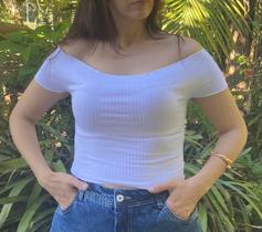 Blusa feminina ribana tamanho unico veste P, M e G Blusa feminina ribana tamanho unico veste P, M e G