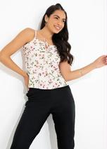 Blusa floral branca com peplum