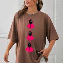 Blusa Larga Round 6 Branca Unissex Jogo do Polvo Estampa Guardas Vermelhos Blusa Larga Round 6 Branca Unissex Jogo do Polvo Estampa Guardas Vermelhos