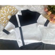 Blusa Listra Feminina Manga Curta Tricô Modal Bicolor Gola Canoa Verão 2025 Realize Tricot