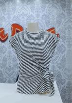 Blusa malha pedrinha listrada com laço lateral Blusa malha pedrinha listrada com laço lateral