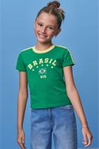 Blusa Menina Manga Curta Estampa Temática Brasil Vic e Vicky Blusa Menina Manga Curta Estampa Temática Brasil Vic e Vicky