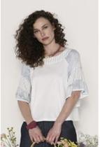 Blusa mix de tecidos com manga fluída Blusa mix de tecidos com manga fluída