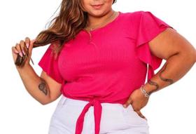 Blusa plus size canelada no na frente manga curta moda blogueira