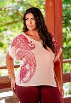 Blusa Plus Size Estampa Lateral Gola V Manga Curta Blusa Plus Size Estampa Lateral Gola V Manga Curta