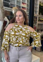 Blusa Plus Size Estampada Ombro Vazado Blusa Plus Size Estampada Ombro Vazado