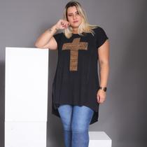 Blusa Plus Size Longa com Recortes Estampa de Cruz Strass