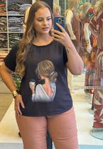 Blusa Plus Size T-shirt Estampada com Costas em Malha Blusa Plus Size T-shirt Estampada com Costas em Malha
