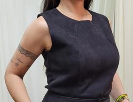 Blusa preta em Suede sem manga