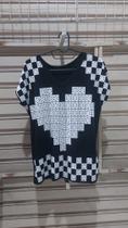 Blusa preta malha com estampa coração, tamanho (M) Blusa preta malha com estampa coração, tamanho (M)