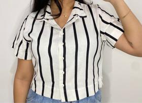 Blusa Semi Cropped com Mangas Blusa Semi Cropped com Mangas