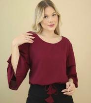 Blusa social na cor vinho, tecido viscose.