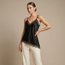 Blusa Style Box Feminina com Detalhes em Renda Preta Blusa Style Box Feminina com Detalhes em Renda Preta