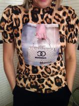 Blusa t-shirts estampa de onça Blusa t-shirts estampa de onça