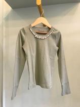 Blusa verde com bordado