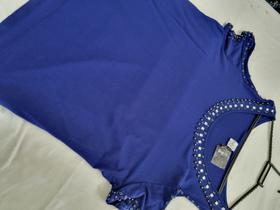 Blusa viscose lisa de ombro cortado Blusa viscose lisa de ombro cortado