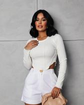 Blusinha de Manga Longa com Detalhe em Friso