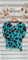 Blusinha de onça com gola azul