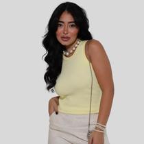 Blusinha Feminina Estilo Regata Gola Careca Confortável e Estilosa Blusinha Feminina Estilo Regata Gola Careca Confortável e Estilosa