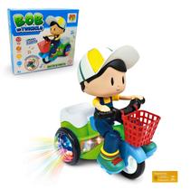 Bob no Triciclo Bate e Volta DM Toys com Boneco Articulado Brinquedo Recreativo com Luz e Som