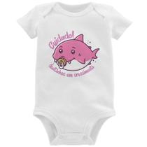 Body Bebê Cuidado! Dentinhos em crescimento (Rosa) - Foca na Moda Body Bebê Cuidado! Dentinhos em crescimento (Rosa) - Foca na Moda