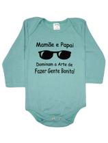 Body Bebê ML (P/M/G) - Mamãe e Papai Dominam a Arte de Fazer Gente Bonita - Barato Bebê - Verde Claro