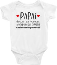 Body Bebê Papai, Dentro Mamãe Agora Batem Dois Corações Apaixonados Por Você - TAMANHO M