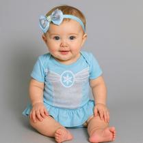 Body Bebê Temático Elsa com Capa e Saia 100% Algodão. Body Bebê Temático Elsa com Capa e Saia 100% Algodão.