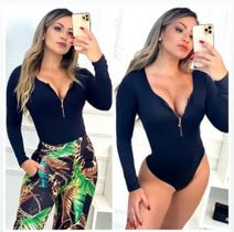 Body canelado com fecho