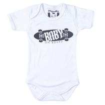 Body curto branco estampa baby on board para bebê