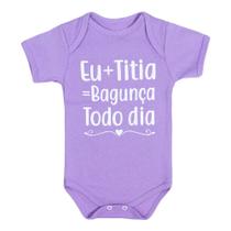 Body curto lilás estampa eu+titia para bebê