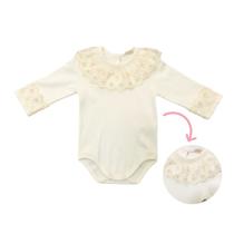 Body de Bebê Menina com Gola e Punho em Renda Com Pérolas