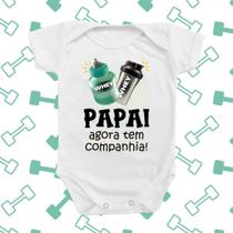 Body de Bebê Roupinha Presente Temático Papai tem Companhia Acadêmia Whey Malhar Treino Menino Menin Body de Bebê Roupinha Presente Temático Papai tem Companhia Acadêmia Whey Malhar Treino Menino Menin
