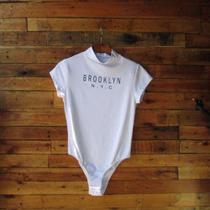 Body De Poliamida Brooklyn Com Fecho e Gola Olímpica Branco - Espaço CK
