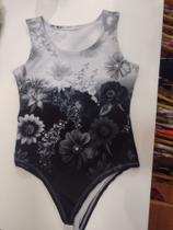 Body feminino estampado preto e branco tamanho médio Body feminino estampado preto e branco tamanho médio