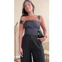 Body feminino fivela orgânica tendência verão 2025 moda gringa casual elegante Body feminino fivela orgânica tendência verão 2025 moda gringa casual elegante
