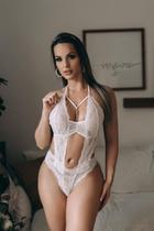 Body lingerie em renda sem bojo com colar perolas