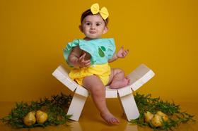 Body para bebê tema Pêra. Ideal para mesversários no tema frutinhas ou introdução alimentar..