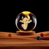 Bola de Cristal 3D 6cm com Base de Madeira - Luz Noturna com Design de Planeta