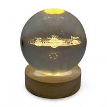 Bola de Cristal Luminárial Planetas com Base Madeira 8 cm