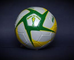 Bola De Futebol Carreiro