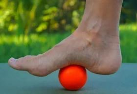 Bola de Massagem de 5cm Macia - Kit com 12 Bolas Coloridas Alux Bola de Massagem de 5cm Macia - Kit com 12 Bolas Coloridas Alux