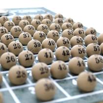 Bolinhas Plásticas de 1 a 75 para Bingo e Sorteio 2cm 779BOL Bolinhas Plásticas de 1 a 75 para Bingo e Sorteio 2cm 779BOL