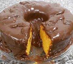 Bolo de cenoura com cobertura de Brigadeiro