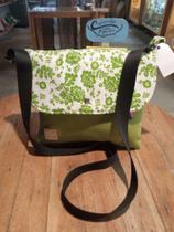 Bolsa à tira colo artesanal Bolsa à tira colo artesanal