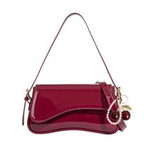 Bolsa AOIR Y2K de material sintético com Pingente de Cereja Bolsa AOIR Y2K de material sintético com Pingente de Cereja