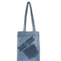 Bolsa artesanal em jeans com aplique e bolso duplo externo em jeans e estrelinhas